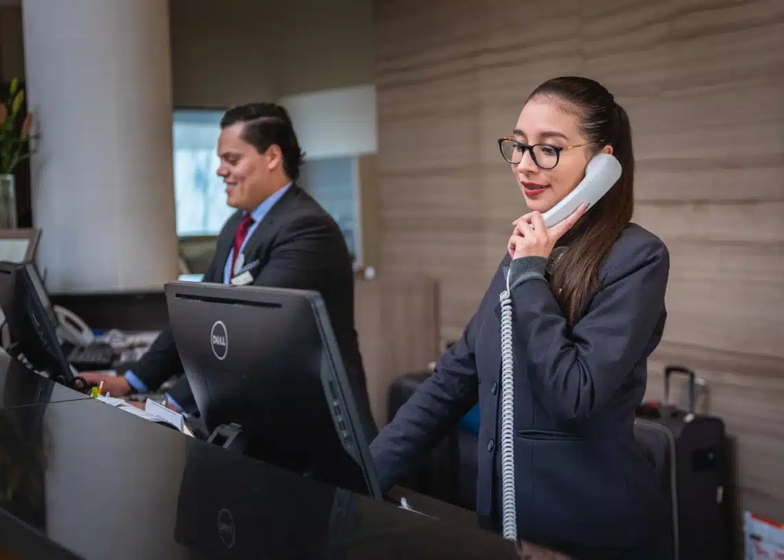 to gode receptionister som undgår favorisering på jobbet